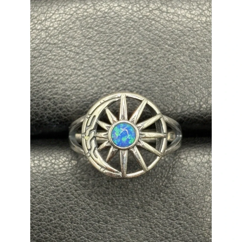 New Condition Sterling Silver Lab Blue Opal Sun Moon Ring Size 7 G29
